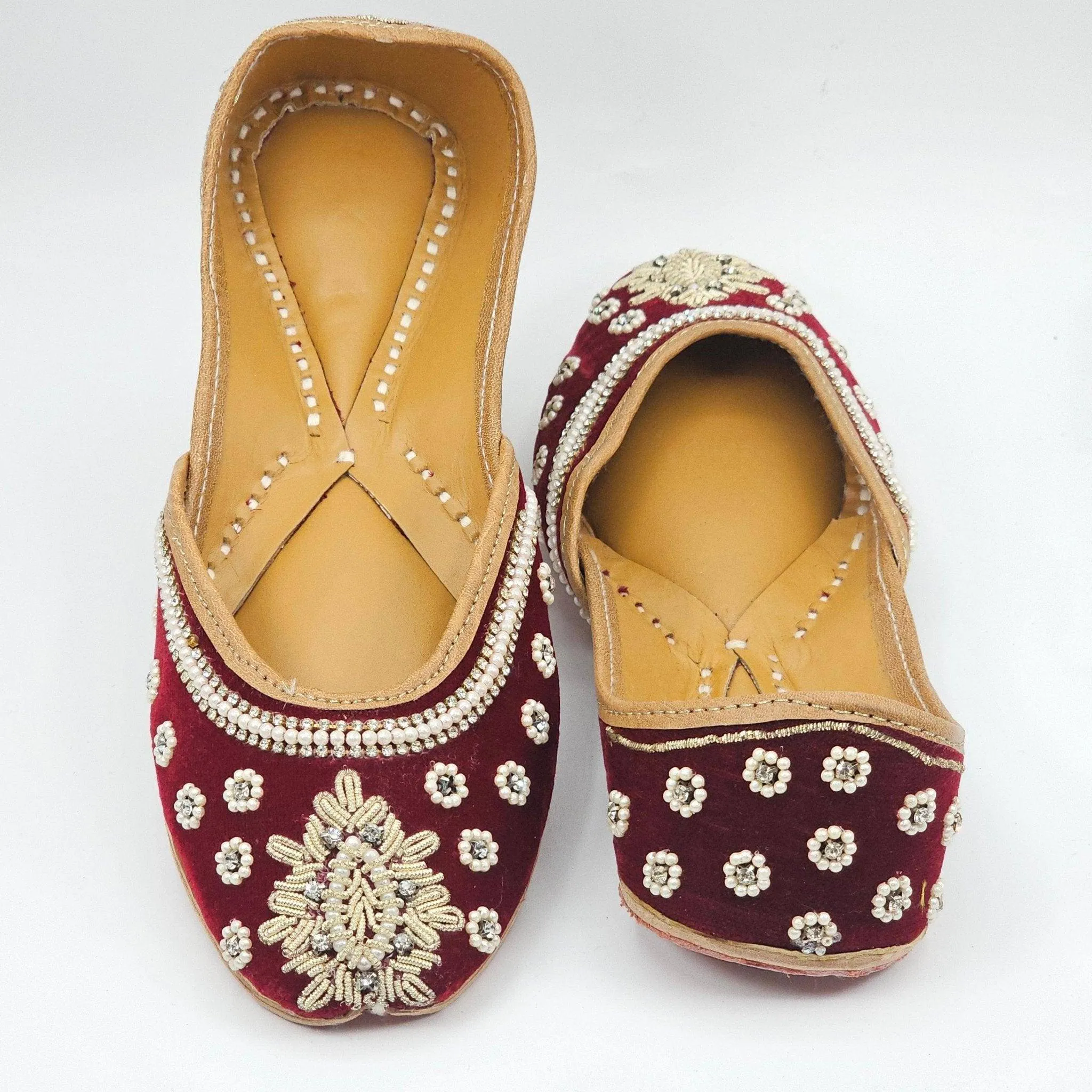 Dilawaiz Maroon Velvet Bridal Jutti