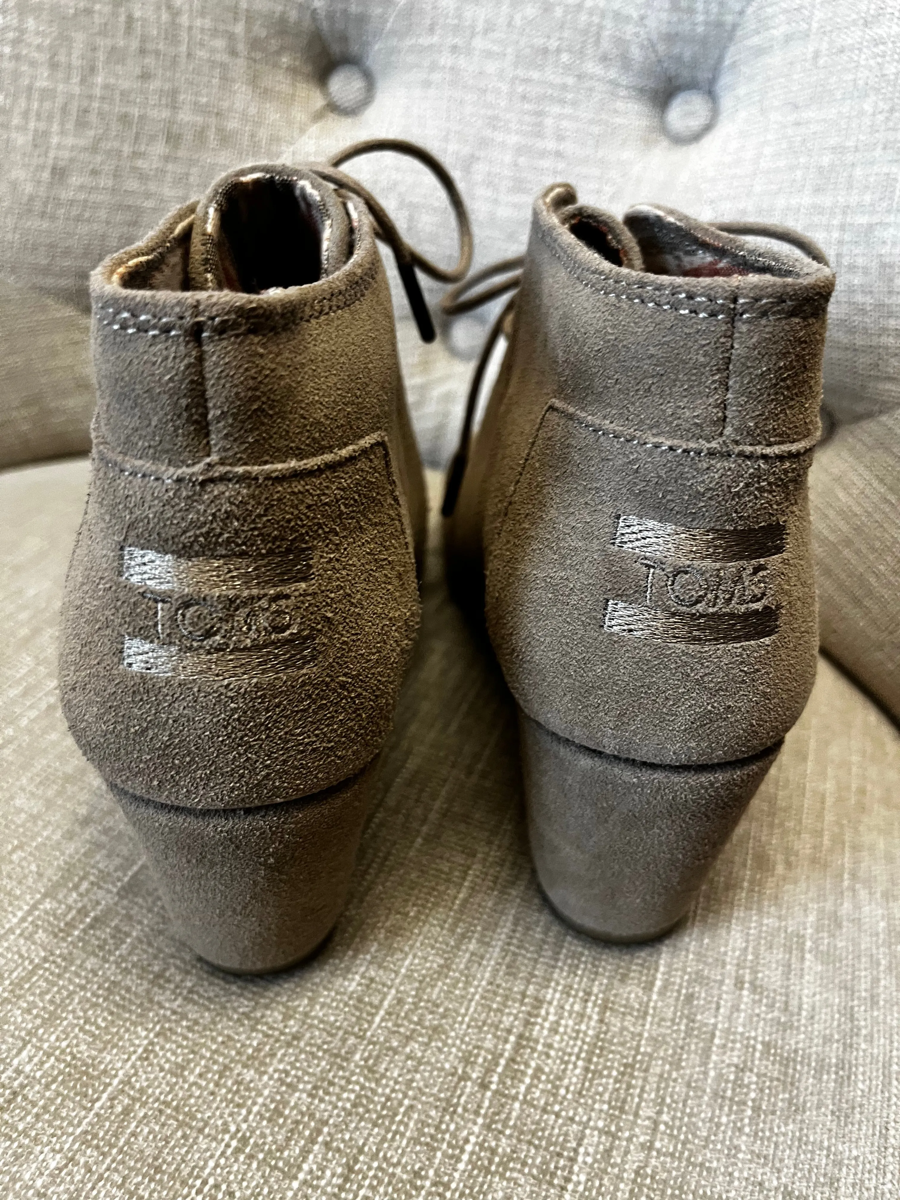 Tom's Suede Wedge Lace-Ups (Size 7 1/2)