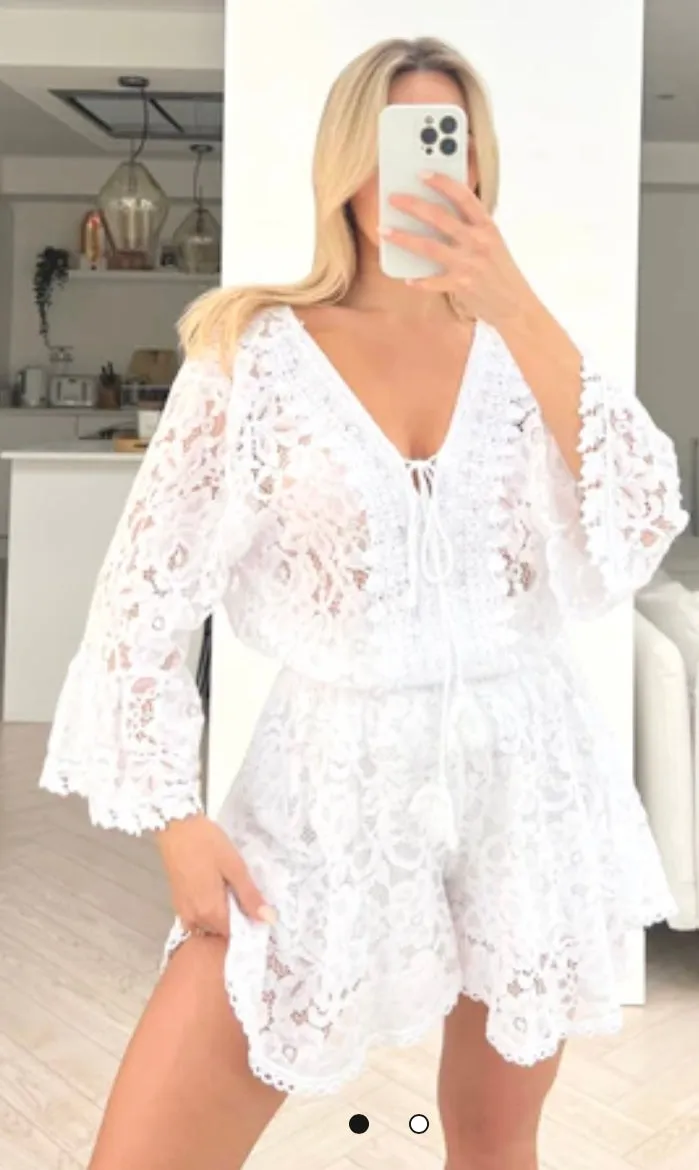 WHITE LACE BLOUSE SHORT COORD SET