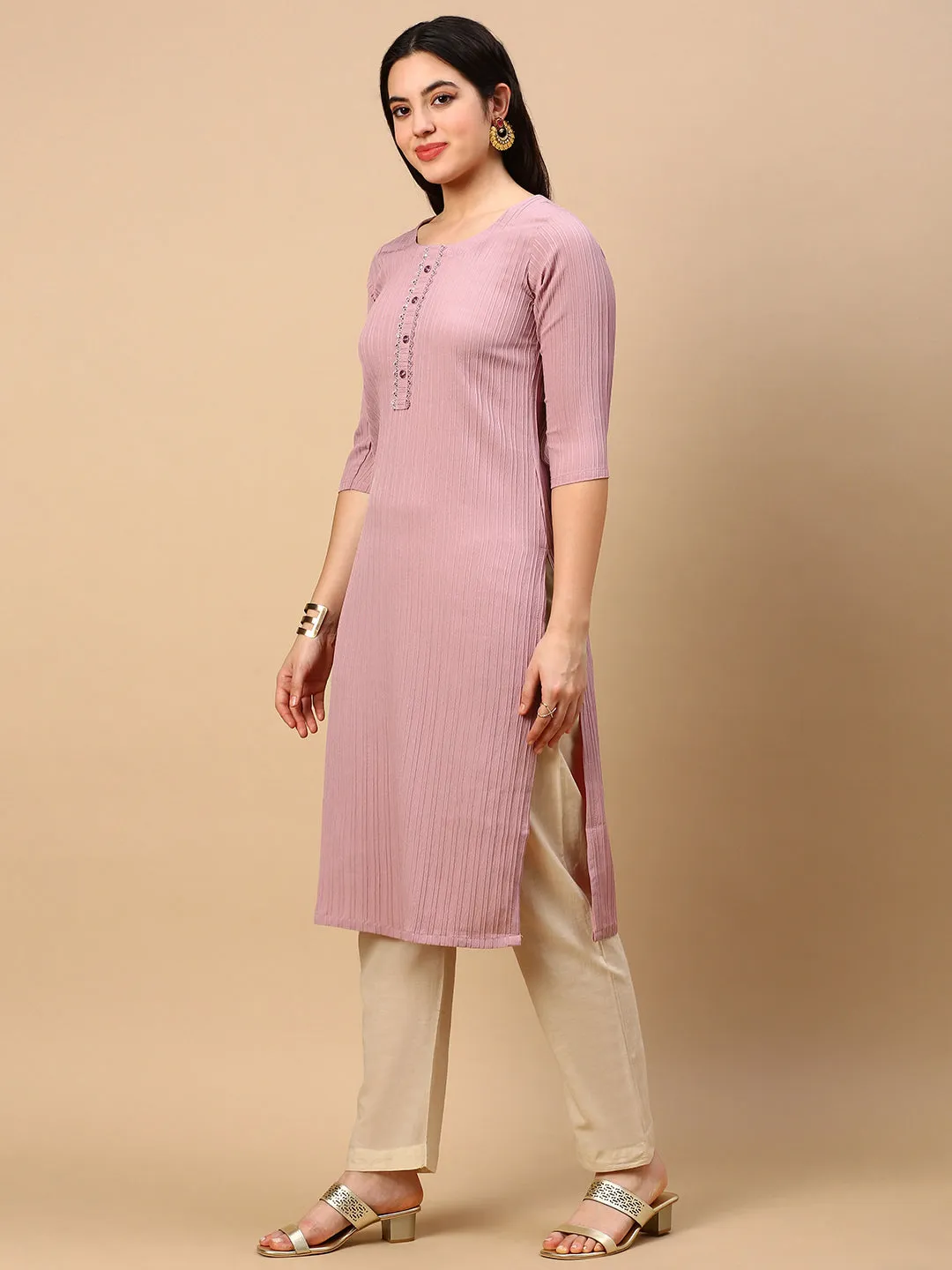 Women Mauve Solid Straight Kurta