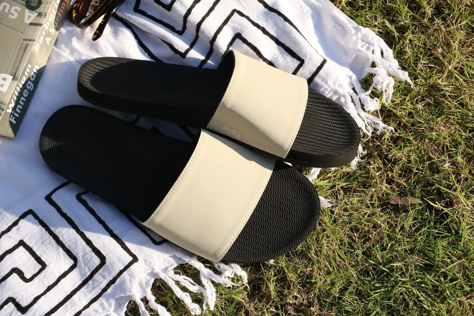 Women's Slide - Black/Sea Salt