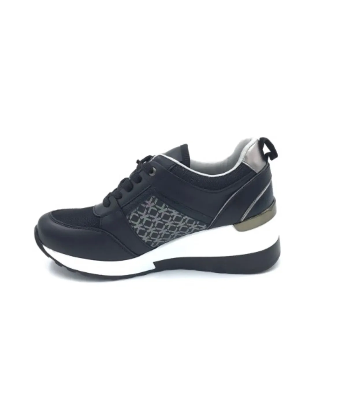 Xenia Trainer Black