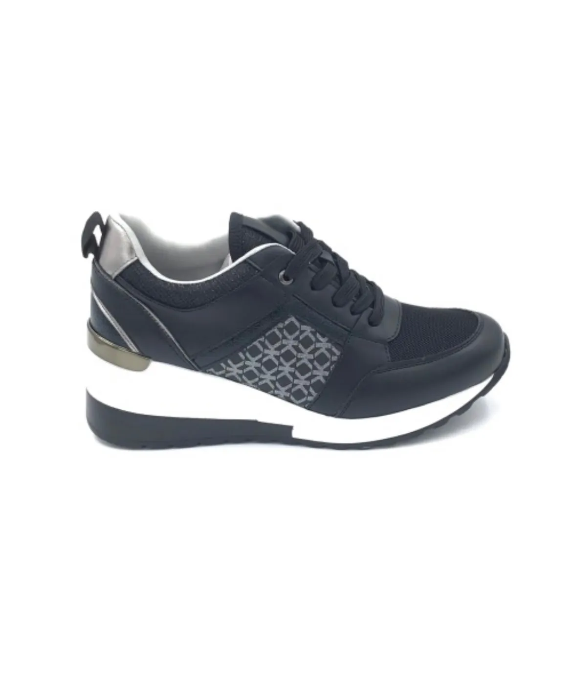 Xenia Trainer Black